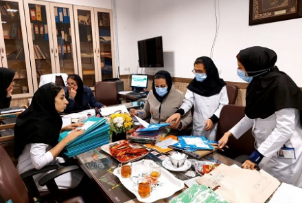 انجام غربالگری سرطان روده بزرگ و مراقبت بیماران فشارخون سالمندان در شهرستان شهرضا